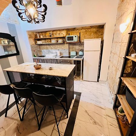 Апартаменты Charming Townhouse Prime Area Валетта Экстерьер фото